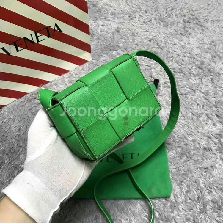 [클로젯][더스트 구성]보테가베네타 미니 카세트백 그린--2