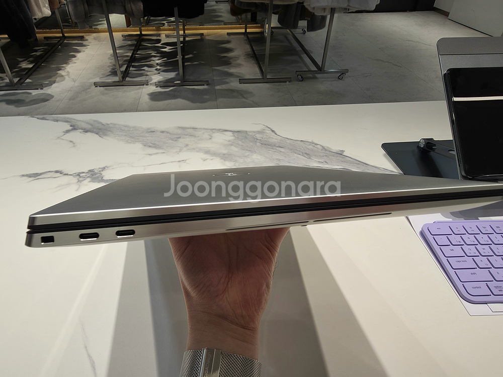 Dell XPS 17 9720 최고급 노트북 신품급 (워런티 26년 2월)--4