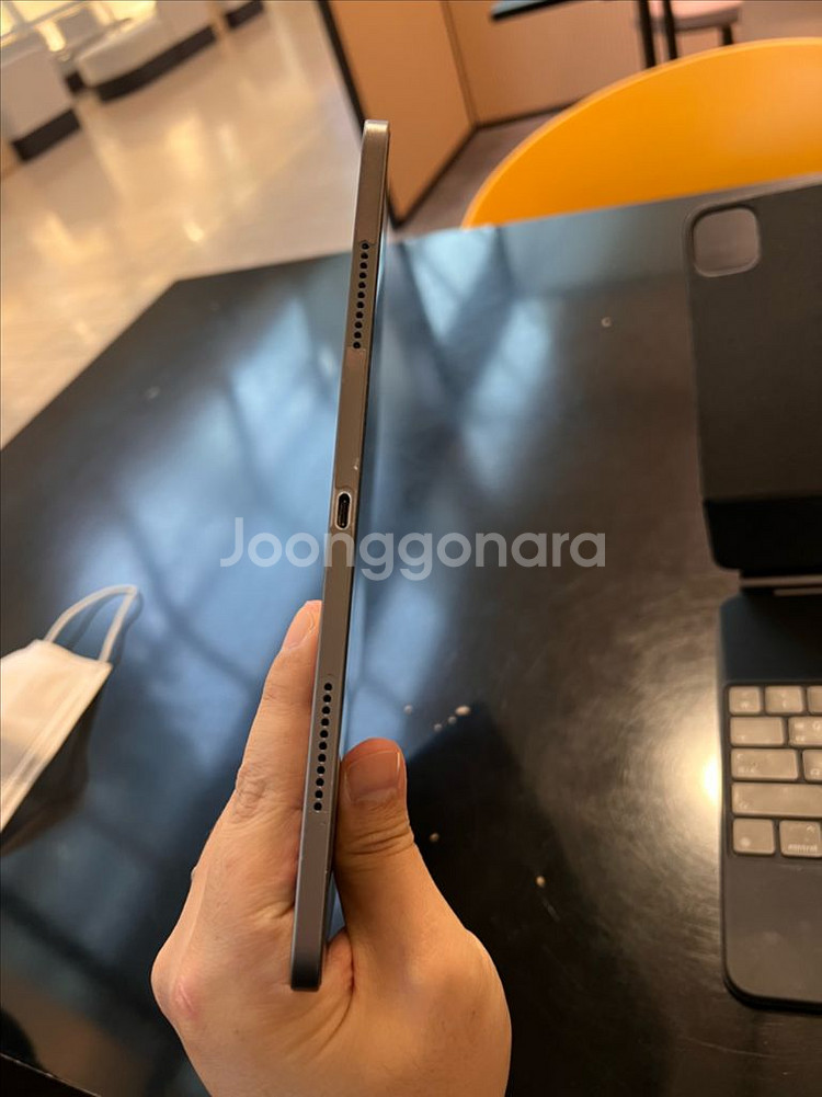 아이패드 프로 5세대 12.9인치(와이파이) & 매직키보드 정품--2