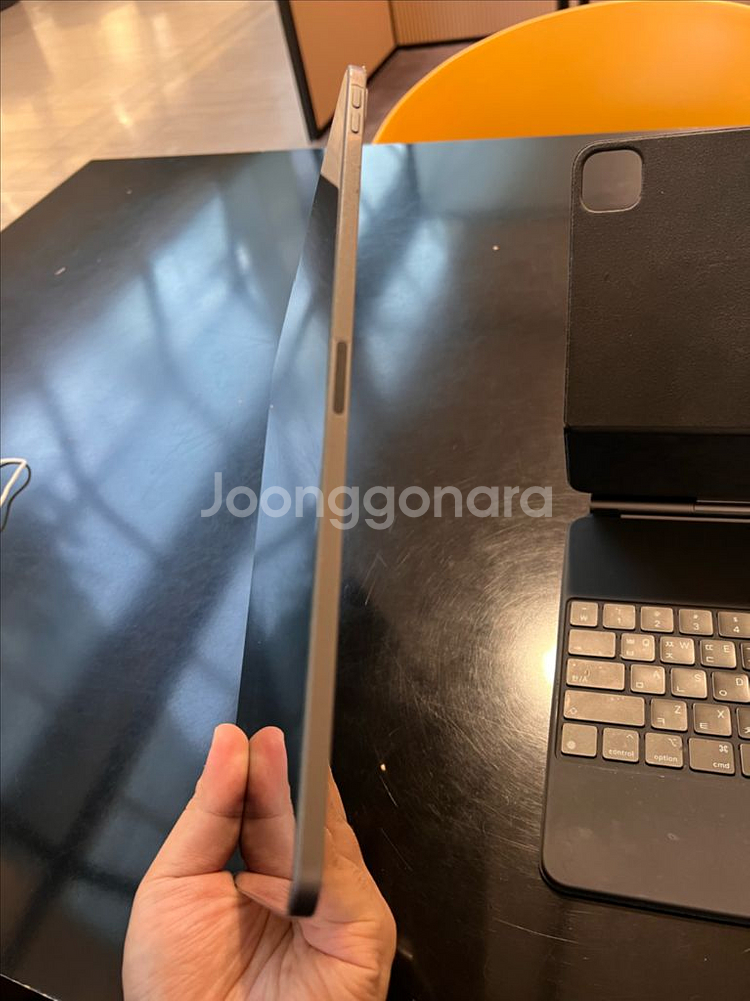 아이패드 프로 5세대 12.9인치(와이파이) & 매직키보드 정품--3