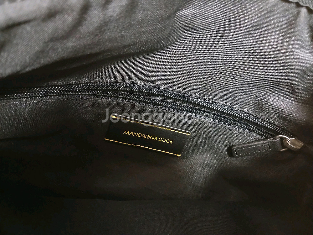 만다리나덕(정품) 남성 여성 올 가죽 백팩 (블랙) (상태 최상급)--7