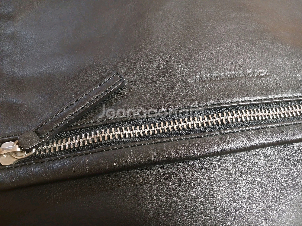 만다리나덕(정품) 남성 여성 올 가죽 백팩 (블랙) (상태 최상급)--3