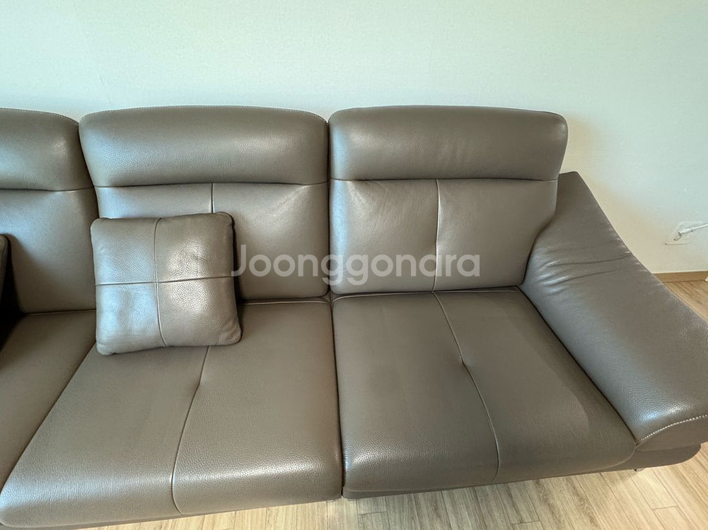 자코모 로고스 4인 비텔로 소가죽 소파+쿠션2개--2