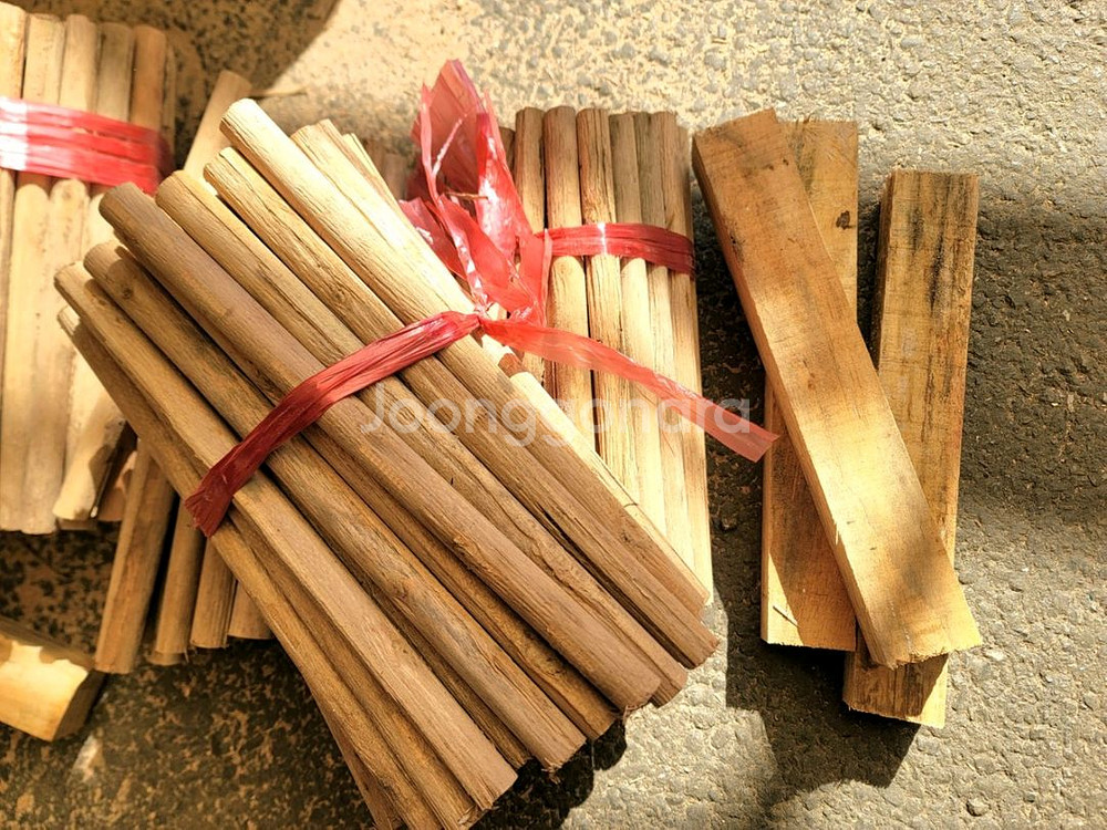 화력좋고 오래 타는 캠핑용 장작 10kg 택비포함 1만원에 팝니다--2