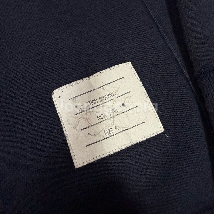 톰브라운 사선완장 맨투맨--2