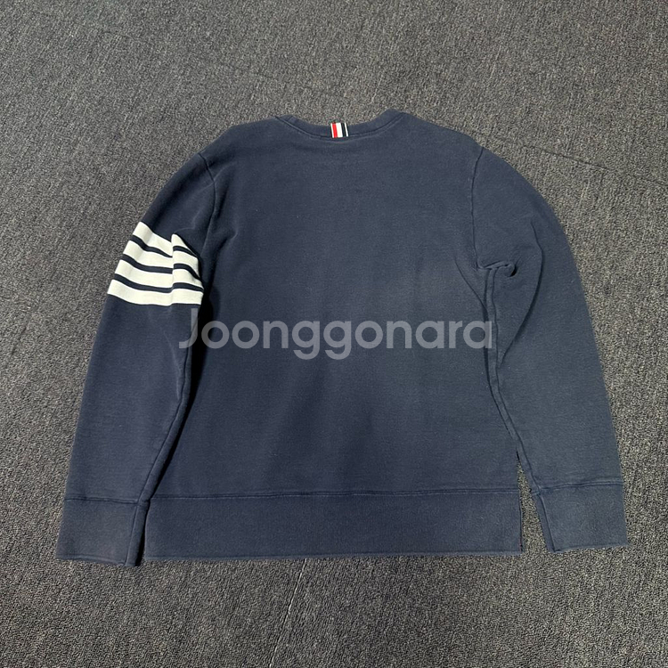 톰브라운 사선완장 맨투맨--4