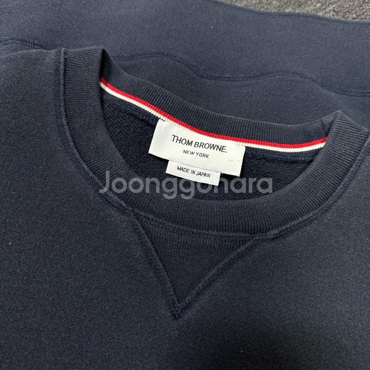 톰브라운 사선완장 맨투맨--5