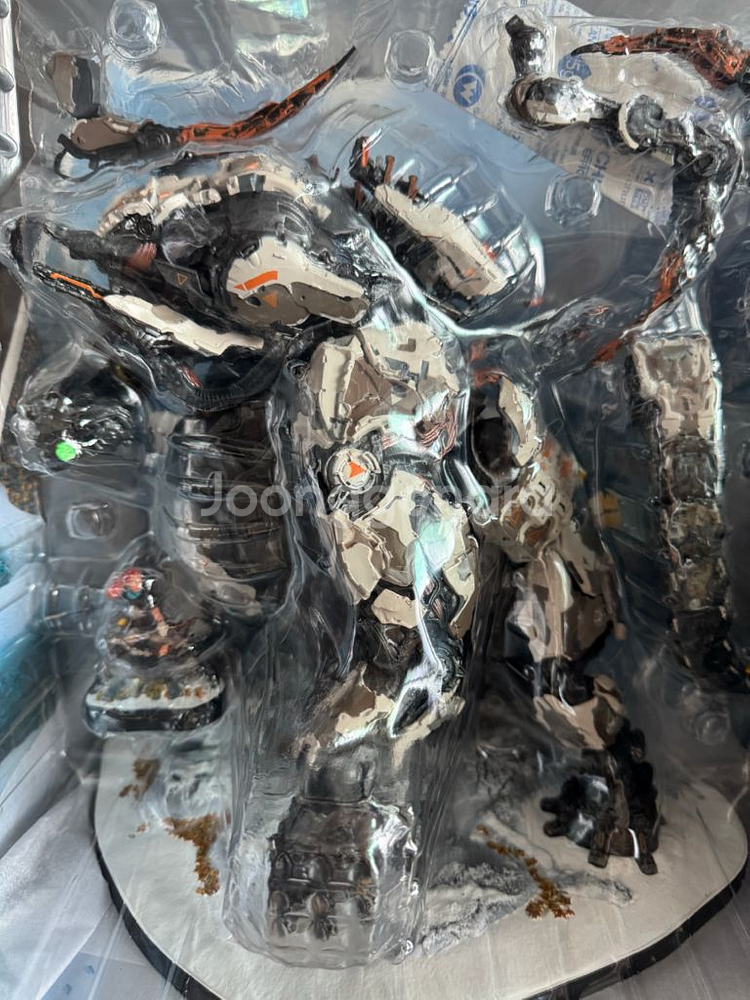 호라이즌 포비든 웨스트 피규어--0