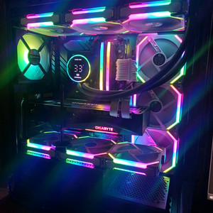 고성능 게이밍 PC 반본체