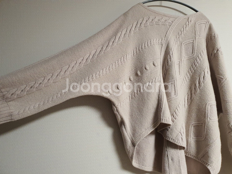 SJSJ 에스제이 백버튼 언밸런스 니트 프리 사이즈 정품--5
