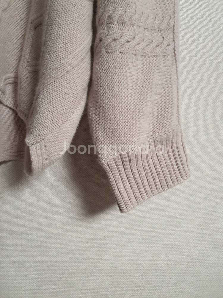 SJSJ 에스제이 백버튼 언밸런스 니트 프리 사이즈 정품--4