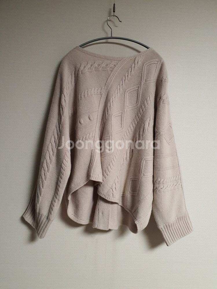 SJSJ 에스제이 백버튼 언밸런스 니트 프리 사이즈 정품--3