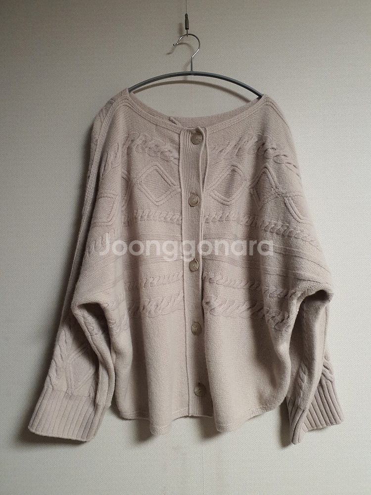 SJSJ 에스제이 백버튼 언밸런스 니트 프리 사이즈 정품--6