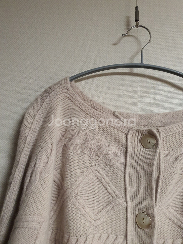 SJSJ 에스제이 백버튼 언밸런스 니트 프리 사이즈 정품--7