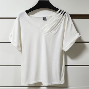 (새상품) 라인 브이넥 반팔티