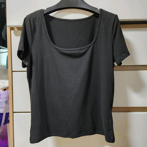 (새상품) 스퀘어넥 반팔티