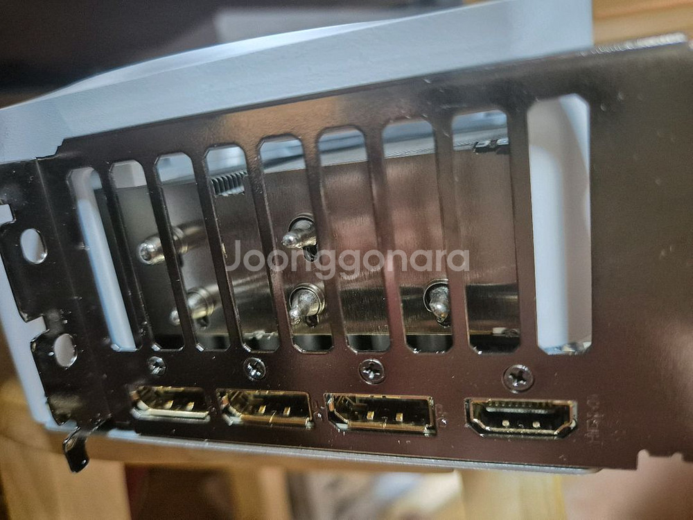 기가바이트 RTX 5070Ti AERO OC 그래픽카드--9