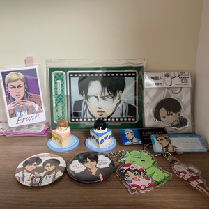 진격의거인 리바이 아크릴 대롱 키링 캔뱃지 에렌 키링 엘빈명찰포카 일괄