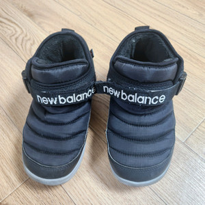 뉴발란스 키즈 방한화 200