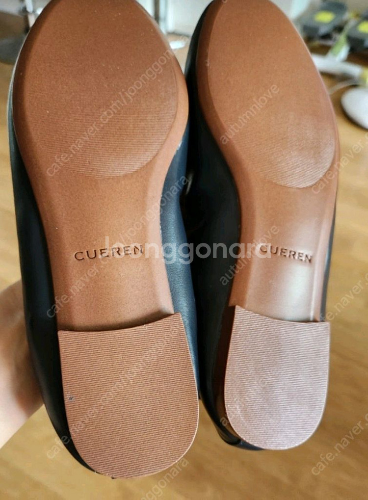 쿠에른 로메05 스크런치 플랫슈즈 225--2