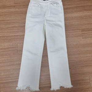 새것같은 한섬 3x1 흰색 면바지 24 사이즈