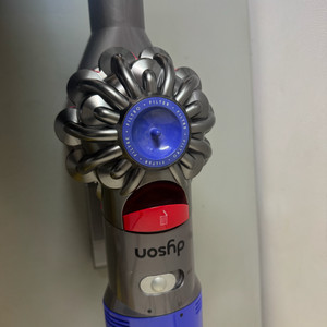 다이슨 V7 본체 만 (베터리방전)