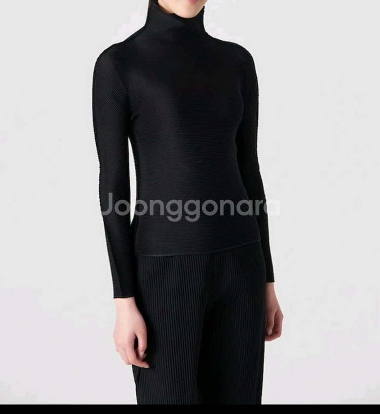 미 이세이미야케 탑 스트레치 플리츠 탑 블랙 F사이즈--8