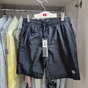 새상품24년식 30-32스톤아일랜드 메탈나일론 반바지M