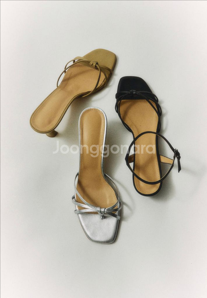 엘로주 아도라(Adora) 샌들 타입 블랙 230--2