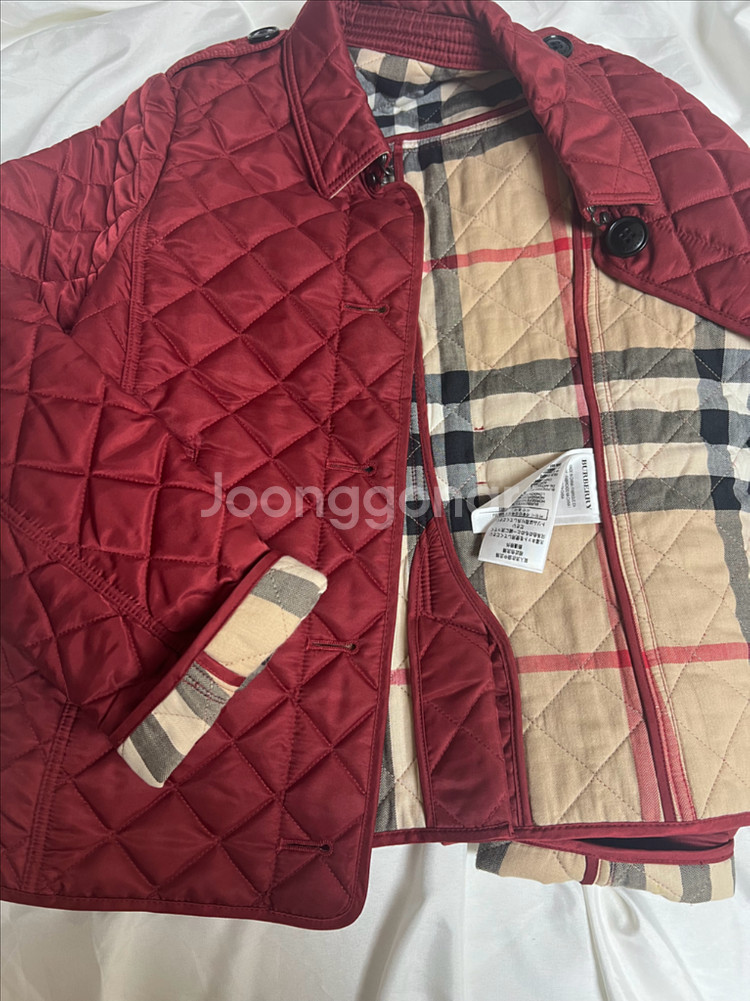 버버리 퀼팅 자켓--0