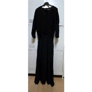 네롤리36 밴딩 플리츠 원피스 - 블랙