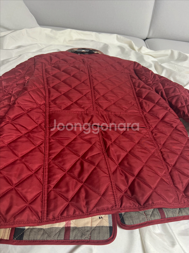 버버리 퀼팅 자켓--1