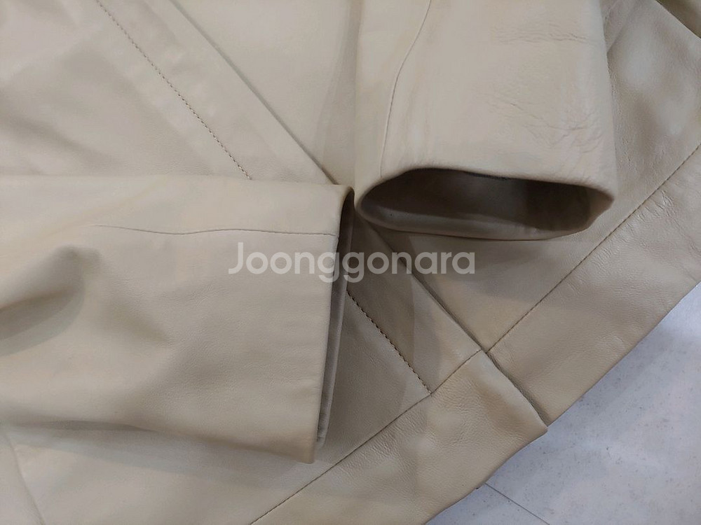 피에르가르뎅 여성 가죽 자켓--5