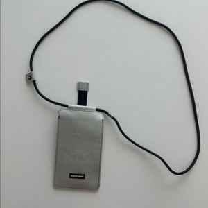 프라이탁 넥 파우치