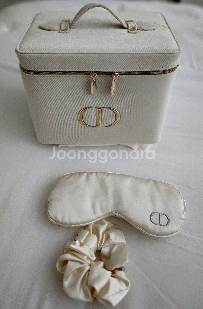 디올뷰티 베네티파우치 새상품--3