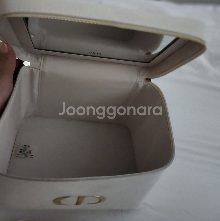 디올뷰티 베네티파우치 새상품--2