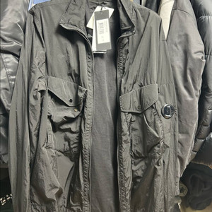 CP컴퍼니 렌즈 와펜오버셔츠 L(103-105) 팝니다