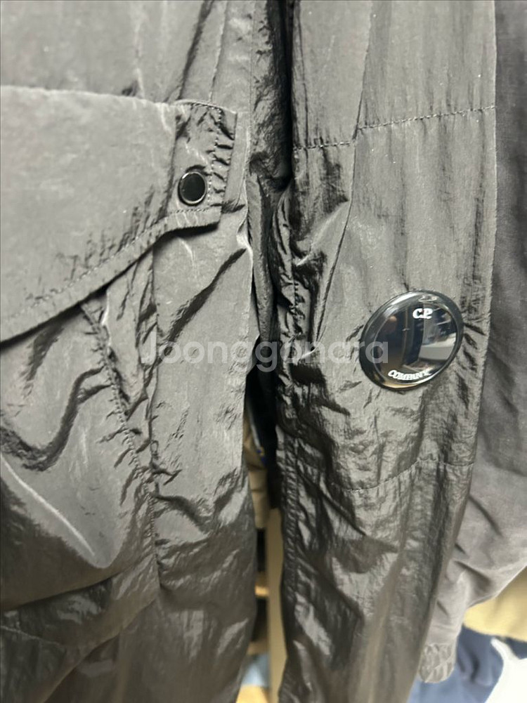 CP컴퍼니 렌즈 와펜오버셔츠 L(103-105) 팝니다--1