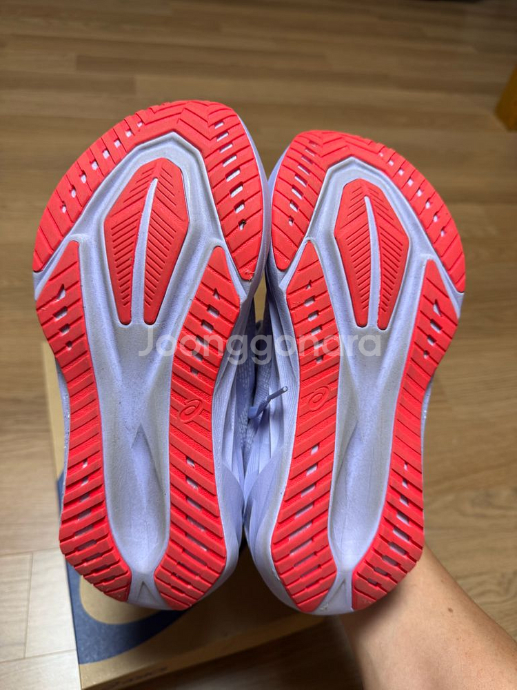 아식스 노바블라스트5 도쿄 240mm 판매합니다.--5