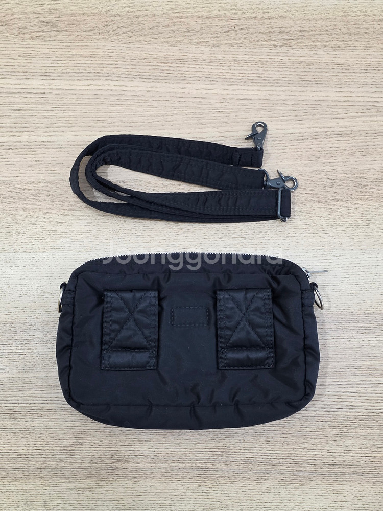 요시다 포터 탱커 숄더백 블랙 판매합니다. 622-78809--1