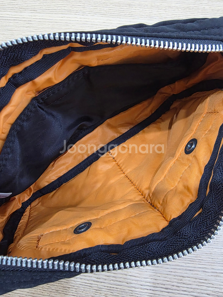 요시다 포터 탱커 숄더백 블랙 판매합니다. 622-78809--3