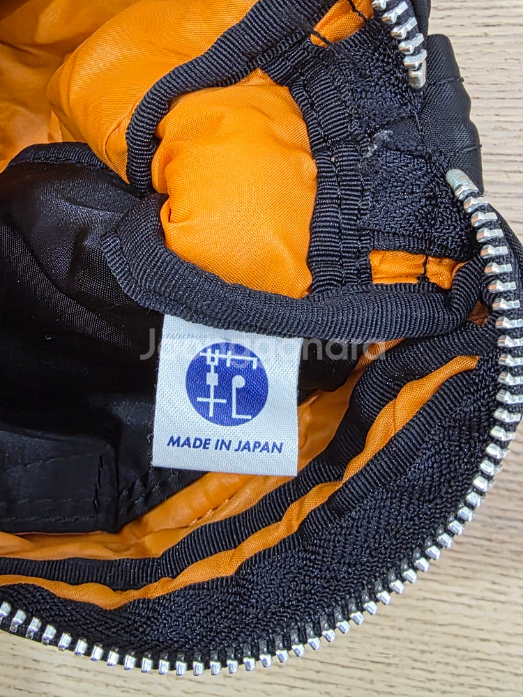 요시다 포터 탱커 숄더백 블랙 판매합니다. 622-78809--8