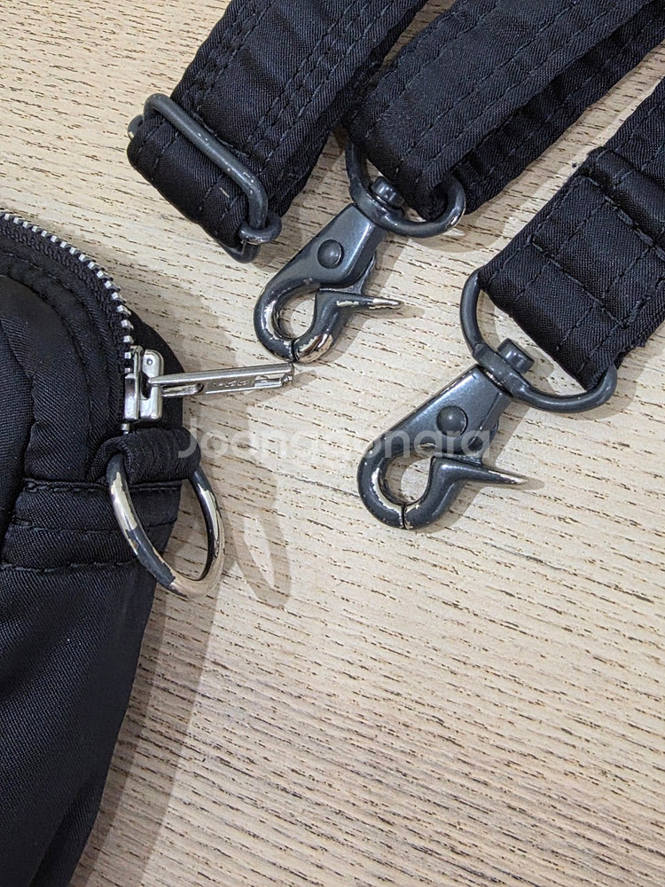 요시다 포터 탱커 숄더백 블랙 판매합니다. 622-78809--6