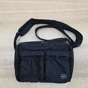 요시다 포터 탱커 숄더백 S 블랙 판매. 622-76963 컨디션 좋음