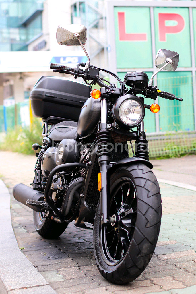 아퀼라300 kr모터스 2021년식 오토바이 판매합니다--0