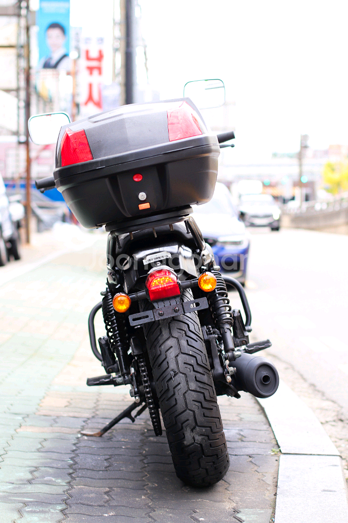 아퀼라300 kr모터스 2021년식 오토바이 판매합니다--5