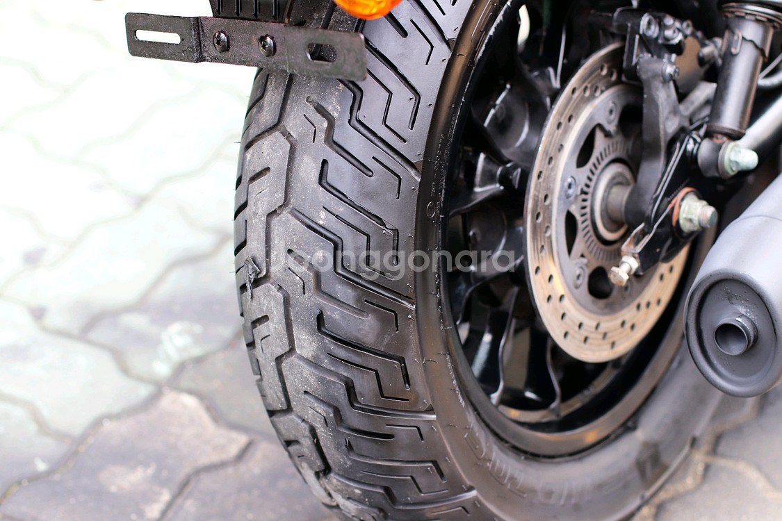 아퀼라300 kr모터스 2021년식 오토바이 판매합니다--8