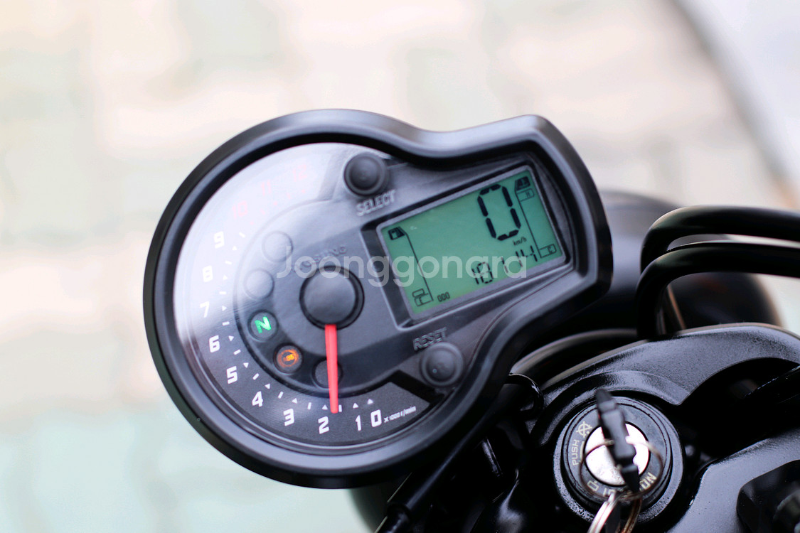 아퀼라300 kr모터스 2021년식 오토바이 판매합니다--6