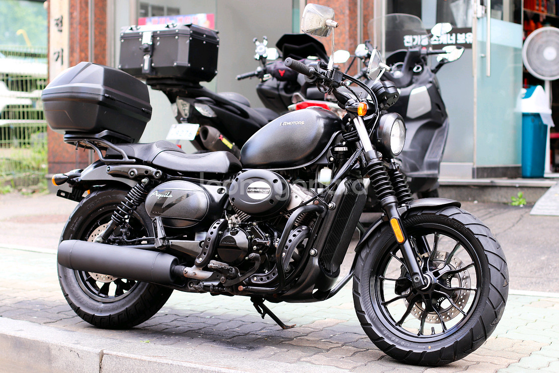 아퀼라300 kr모터스 2021년식 오토바이 판매합니다--3