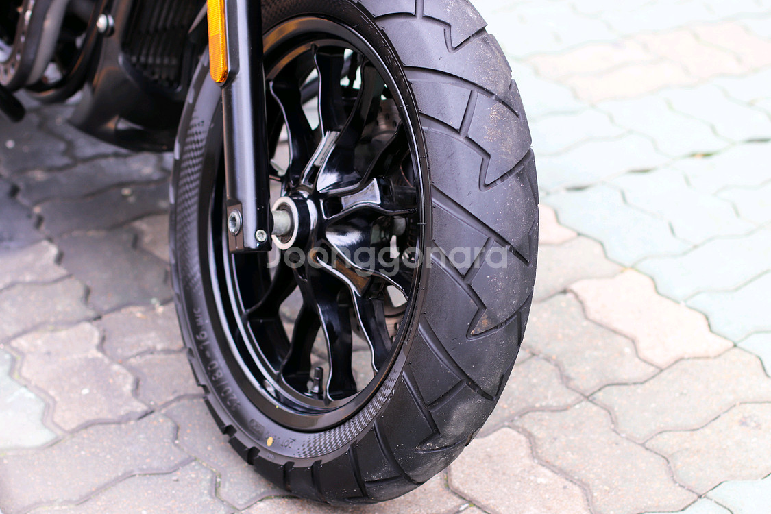 아퀼라300 kr모터스 2021년식 오토바이 판매합니다--9